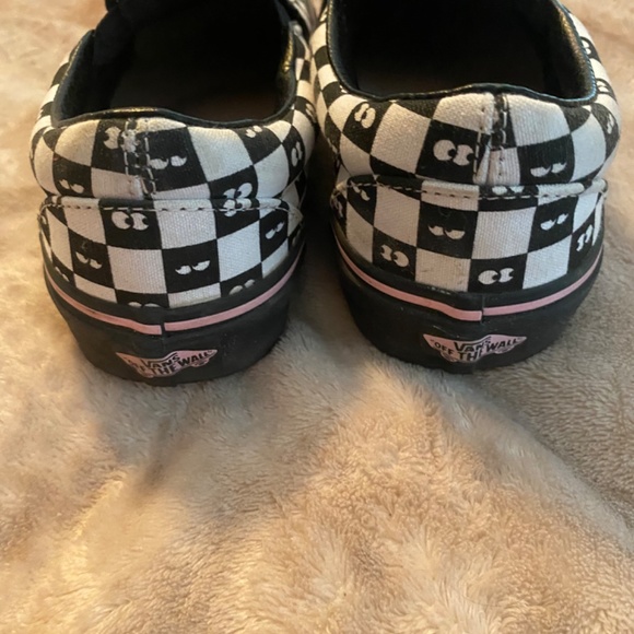 Vans - Picture 3 of 3